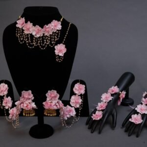 Irisa Necklace Set
